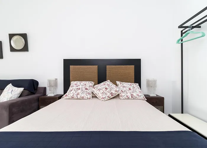 Turisticos La Aparecida 호텔 *